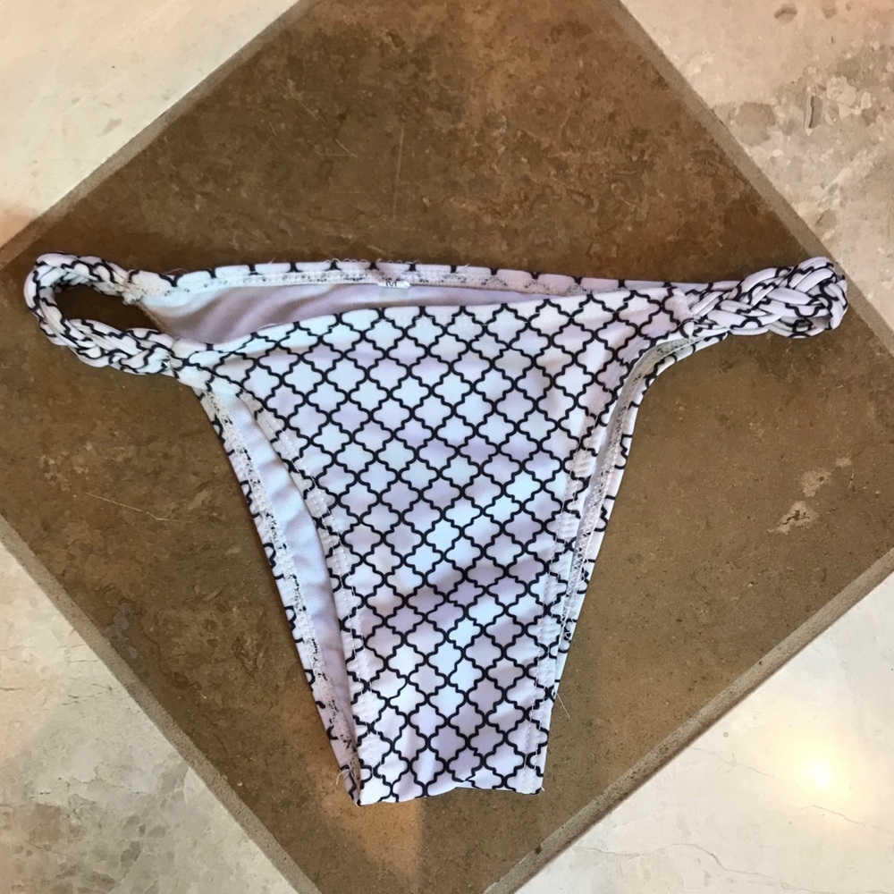 Cute cheeky pattern bikini bottoms